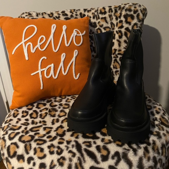 Chunky Sole Boots - Picture 2 of 5